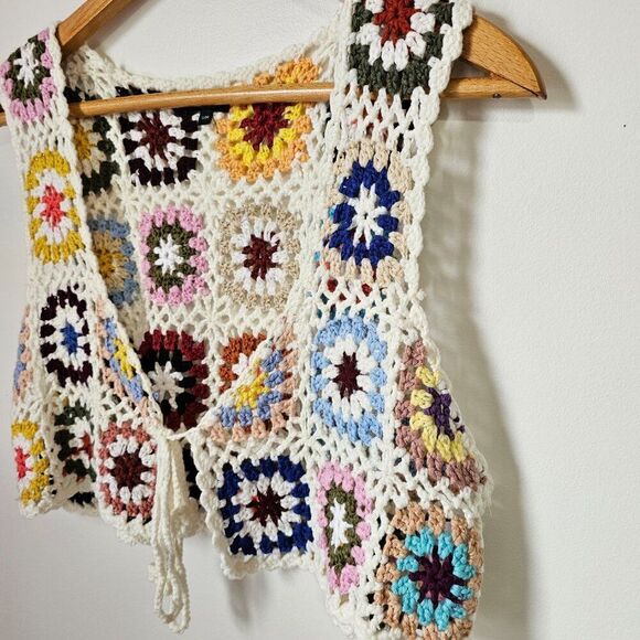 EUC DEBUT MULTICOLOR BOHO CROPPED CROCHET TOP SIZE SMALL / MED - Picture 2 of 14